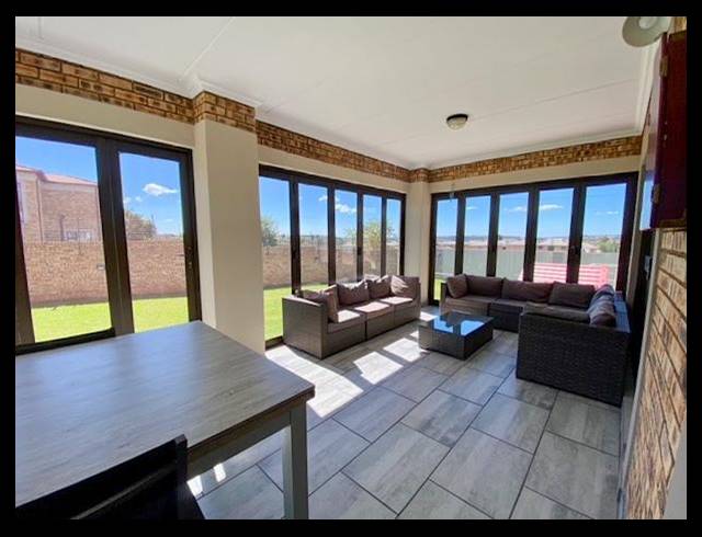 3 BEDROOM HOUSE FOR SALE IN RUIMSIG